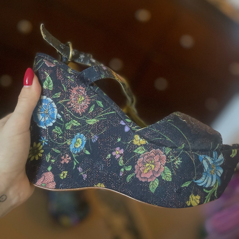 Floral Wedge Platform Sandals - Picture 2 of 5